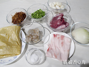 软炸虾包材料与调味料（摄影: 新唐人电视台 提供） 