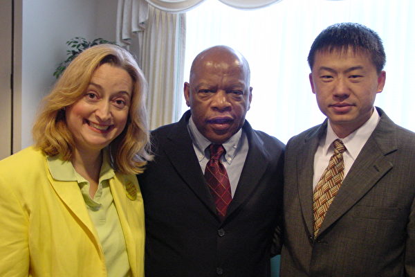 6月14日吕朝晖和美国国会议员代表约翰.路易斯的合影