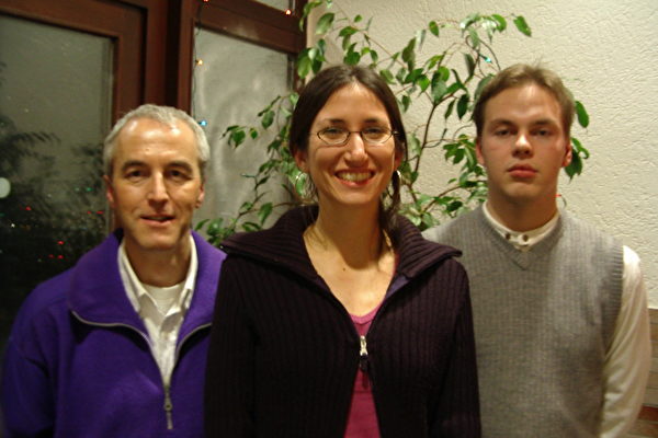 從左至右﹕艾瑞克(瑞士) ﹐蒂娜(希臘), 米克(芬蘭) (大紀元圖片)