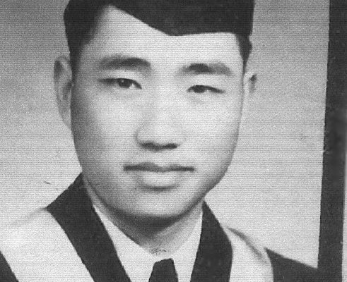 阿森的父親在中國很有名氣的中央政治大學畢業。