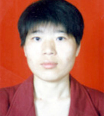 妈妈王晓东，34岁，中学教师，已被迫害致死