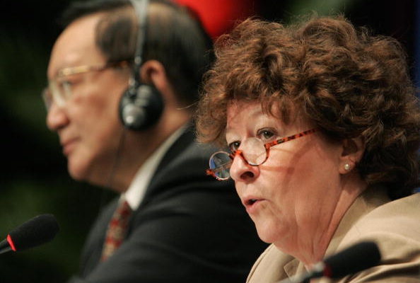 2005年8月30日，联合国人权事务高级专员路易丝．阿布尔在北京召开的“纪念第四届世界妇女大会召开十周年”的大会上代表联合国秘书长致贺词。（AFP/Getty Images）