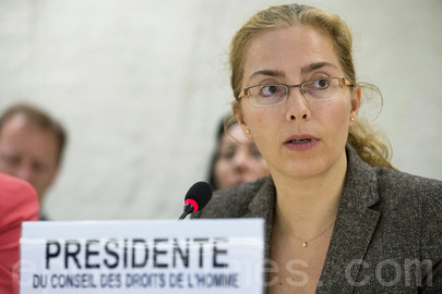 聯合國人權理事會主席拉瑟瑞（Laura Dupuy Lasserre ）女士主持9月18日上午的討論。大約30個非政府組織的代表分別闡述了他們所關注國家和地區的廣泛的人權問題。（聯合國圖片）