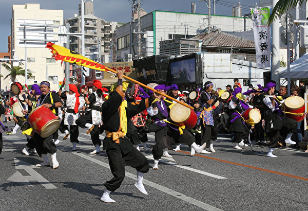 沖繩傳統鼓陣表演（攝影：李賢珍/大紀元）