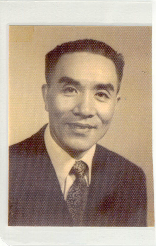 柯其毅的父亲，1953年在香港。（柯其毅提供）