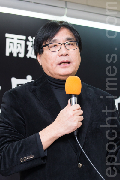 台湾关怀中国人权联盟理事长杨宪宏10日出席“空椅子两周年：声援中国人权受害者”记者会，声援人权受害者。（摄影：陈柏州／大纪元）