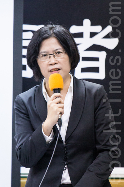 法轮功人权律师代表朱婉琪10日出席“空椅子两周年：声援中国人权受害者”记者会，声援人权受害者。（摄影：陈柏州／大纪元）
