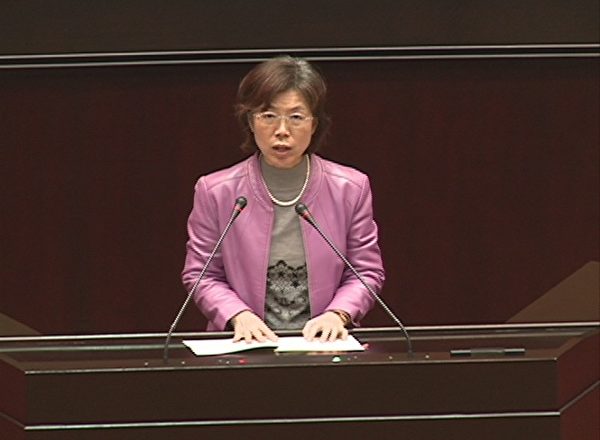 台湾立委尤美女11日下午在立法院提案关注及救援中国良心犯，获各党派无异议通过。（新唐人电视截图）