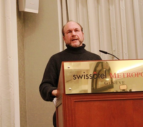 德国医疗数据统计专家，《国家器官》一书作者之一阿恩•施瓦茨（Arne Schwarz）先生。（摄影：李景行/大纪元）