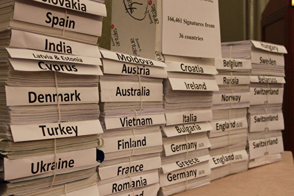 非政府组织“医生反对强制摘除器官”前不久在欧洲发起的呼吁联合国独立调查的征集签名，结束了为期一个半月的活动，共收到36个国家的16万多个民众签名支持。（摄影：李景行/大纪元）
