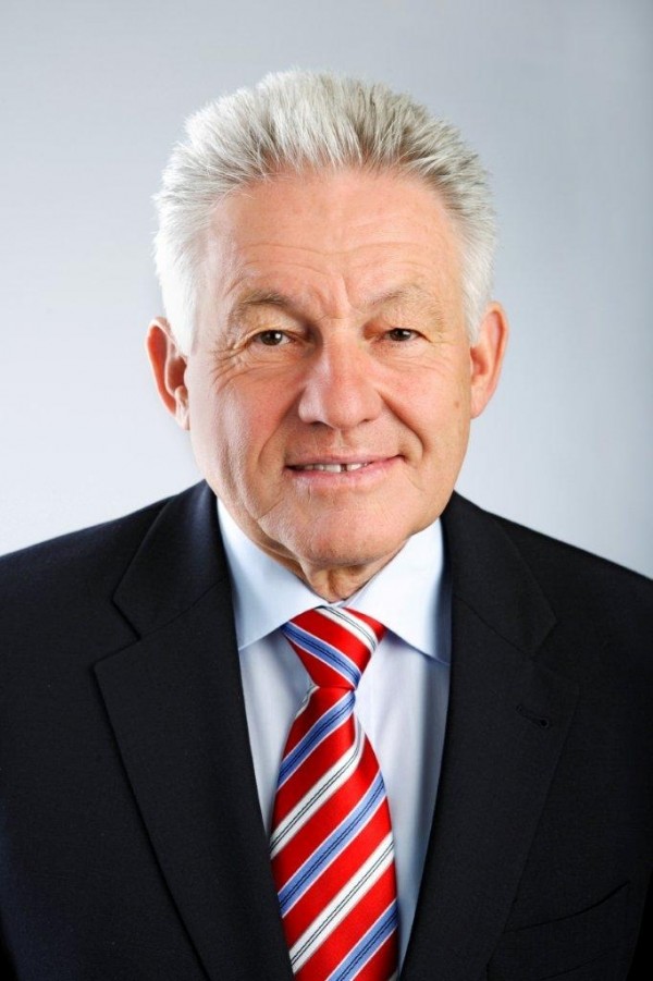 上奥地利州州长约瑟夫‧普林格博士（Dr. Josef Pühringer）