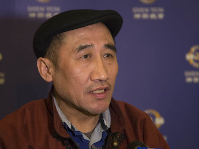 内蒙古人民党主席席海明说：“仙曲是天上的，神韵在人间。”（摄影：Kehrein/大纪元）