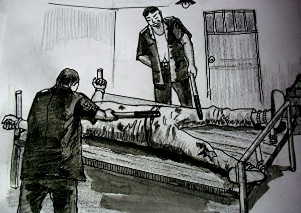 中共酷刑：多根高壓電棍電擊（圖片來源：明慧網）