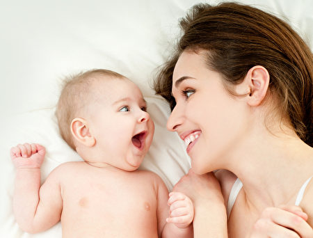 科学研究表明，母爱确实能够改变孩子的大脑。纯真无私的母爱，是孩子身心健康的源泉。（图片来源：Fotolia）