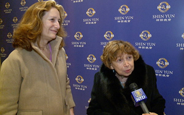活躍於大紐約地區媒體名流法爾斯通（Lilian Firestone，右）與女兒格德（Risa Gold） （大紀元圖片）