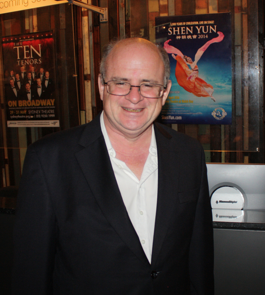 Parramatta市議員Andrew Wilson看了神韻在悉尼劇院第三場演出（駱亞/大紀元）