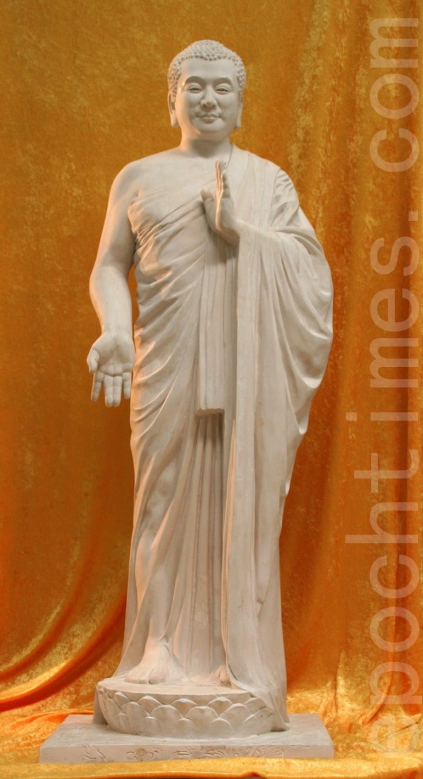 《佛像》，張昆侖，雕塑（圖片展出），尺寸：135x48x36cm，2004