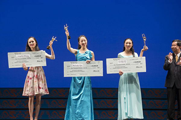 第五届青年女子组金奖﹕Melody Qin，蔡翘楚，Angelia Wang(摄影﹕爱德华/大纪元)