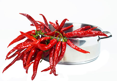 香料中的紅辣椒是抗發炎的食物。(Fotolia)