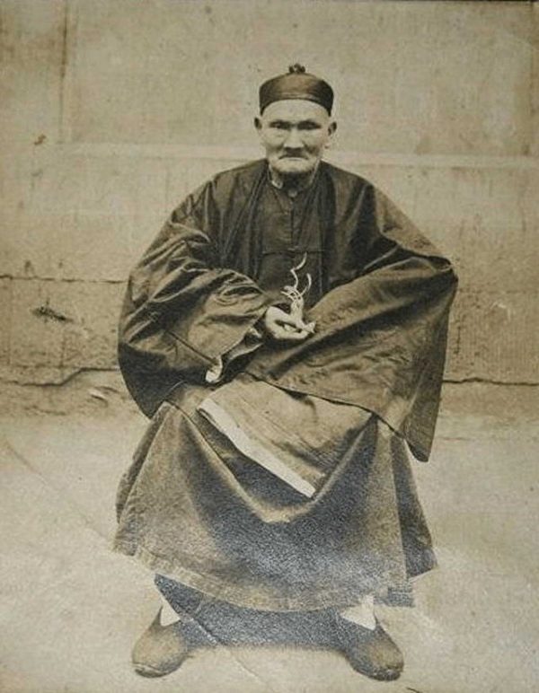 李清雲，1927年攝於四川楊森將軍家。（維基百科公共領域）