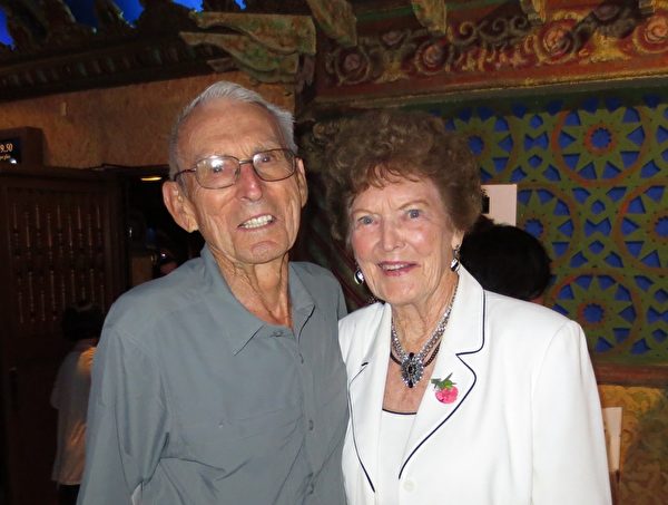 Patricia Tracey和Maurice Morony也是為了慶祝情人節而前來觀賞神韻，他們都是舞蹈和音樂的愛好者，對神韻讚不絕口。（劉珍/大紀元）
