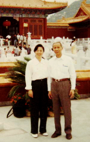 张孟业夫妇在中国的生活照。（罗女士提供）
