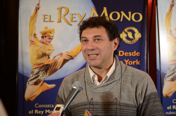 戲劇導演Leonardo Gavriloff先生於6月4日在布宜諾斯艾利斯觀看了神韻舞劇《西遊記》。（新唐人）