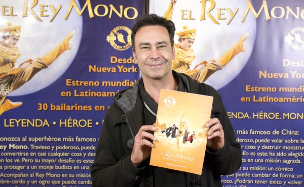 演員Jorge Schubert先生於6月13日晚在阿根廷首都布宜諾斯艾利斯的Opera劇院觀看了神韻舞劇團的《西遊記》演出。（新唐人）