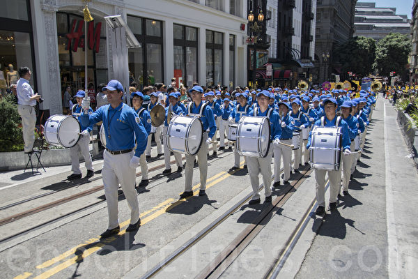2015年7月18日，舊金山紀念七二零16周年大遊行。（曹景哲／大紀元）
