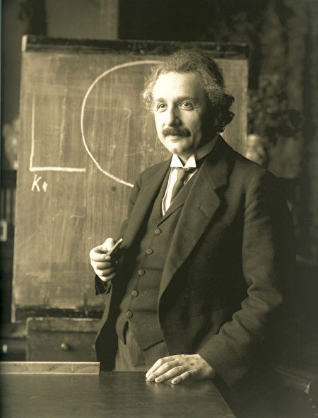 1921年的爱因斯坦。（公共领域）