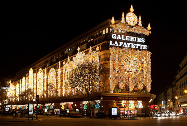 法国巴黎百年老字号商场拉菲耶商场（Galeries Lafayette）。（维基百科）
