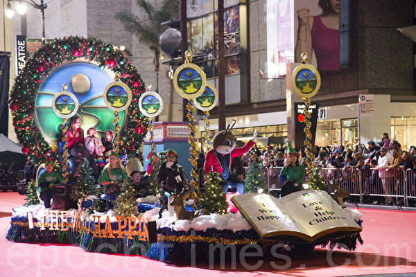 11月29日，全球影視之都好萊塢迎來第84屆聖誕大遊行，為2015年聖誕節拉開序幕。（季媛/大紀元）