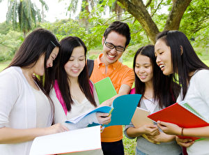 美国高中的课外活动众多，如何选择才有助发挥长才并得到申请大学的优势。（Fotolia）