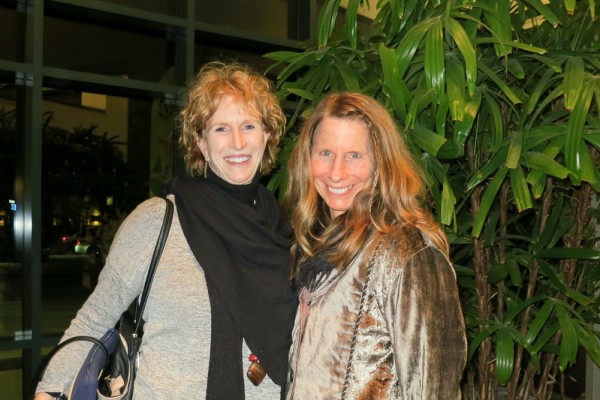 Kim Przyborowski和好朋友Jeanne Barreira于1月26日在南卡罗莱纳州北查尔斯顿一起观看了神韵演出。（林南／大纪元）