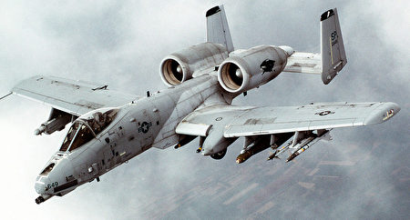 在去年11月执行的其中一次行动中，一架“A-10”战机配合数架“AC-130”空中炮艇，成功摧毁了“伊斯兰国”116架运油车。（维基百科公有领域）