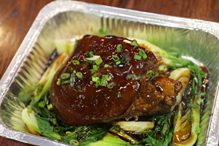 “上海园”餐馆的正宗上海风味点心与江南风味菜式。（习文提供）