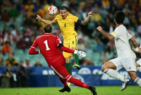澳洲主场5-1狂胜约旦，助中国队一臂之力。图为36岁澳洲老将卡希尔（中）梅开二度瞬间。(Matt King/Getty Images)