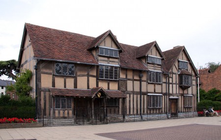 莎士比亞在史特拉福故居，現為其紀念館。（Tony Hisgett ／維基百科）