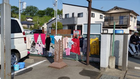 喜歡乾淨的日本人避難時也每天洗衣服。（蕭樺/大紀元）