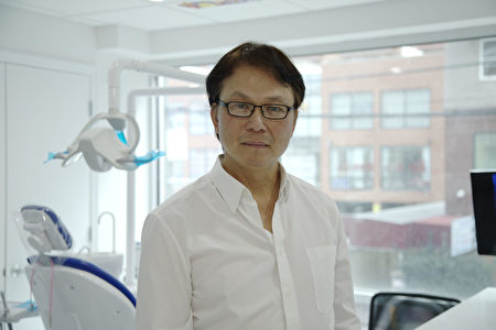 陈志辉牙医博士是一位对小朋友非常耐心的牙科医师。（大纪元）