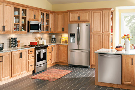 即使是传统风格的室内设计，Frigidaire的厨房家电依旧很协调。（Electrolux提供）