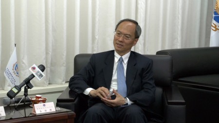 吴新兴委员长向海外媒体报告520活动的意义。（倪尔森／大纪元）