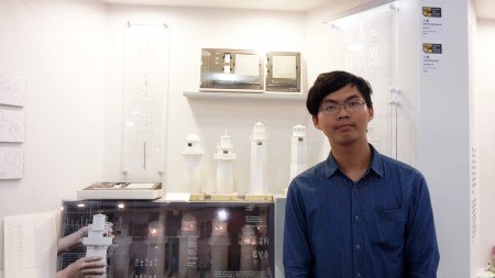 树德科大视觉传达设计系学生开发“找亮点”，设计台湾10座具有特色的灯塔作纸模型套组。(杨小敏／大纪元)