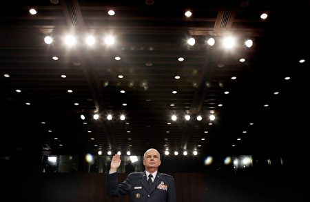 海登在2006年5月18日宣誓就职中情局局长。（Jim Watson/AFP/Getty Images）