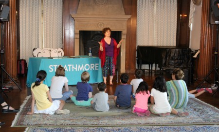 6月12日，马里兰州知名的音乐机构史翠斯摩尔（Strathmore）举行了向社区开放的“发现Strathmore”（Discover Strathmore）年度艺术庆祝活动，吸引了许多家长和孩子参加。（何伊/大纪元）
