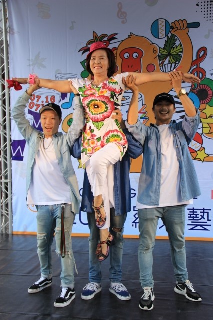 罗东艺穗节今年首次举办艺穗杯街舞大赛。中 林姿妙镇长。（谢月琴／大纪元）