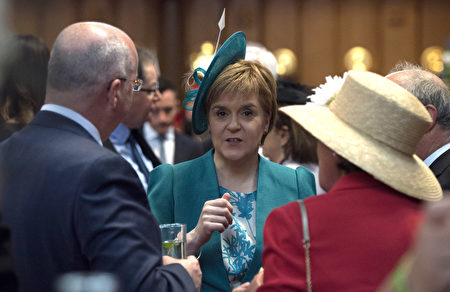 LONDON, ENGLAND - JUNE 10: First Minister Nicola Sturgeon during a reception at the Guildhall following the National Service of Thanksgiving for Queen Elizabeth II's 90th birthday at St Paul's Cathedral on June 10, 2016 in London, United Kingdom. (Photo by Hannah McKay - WPA Pool/Getty Images)
