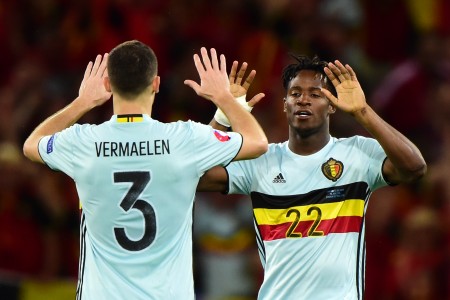 Belgium's forward Michy Batshuayi (R) celebrates with Belgium's defender Thomas Vermaelen after scoring his team's second goal during the Euro 2016 round of 16 football match between Hungary and Belgium at the Stadium Municipal in Toulouse on June 26, 2016. / AFP / Attila KISBENEDEK (Photo credit should read ATTILA KISBENEDEK/AFP/Getty Images)