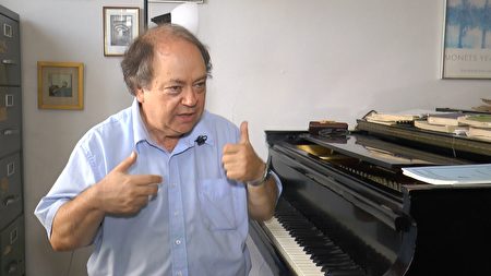 纽约大学钢琴教授杰弗瑞-斯万。