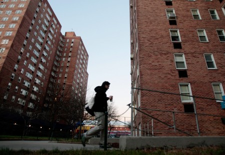 房租不斷上漲的情況下，紐約的穩租公寓更顯得供不應求，圖為曼哈頓的一處穩租公寓。 (Chris Hondros/Getty Images)